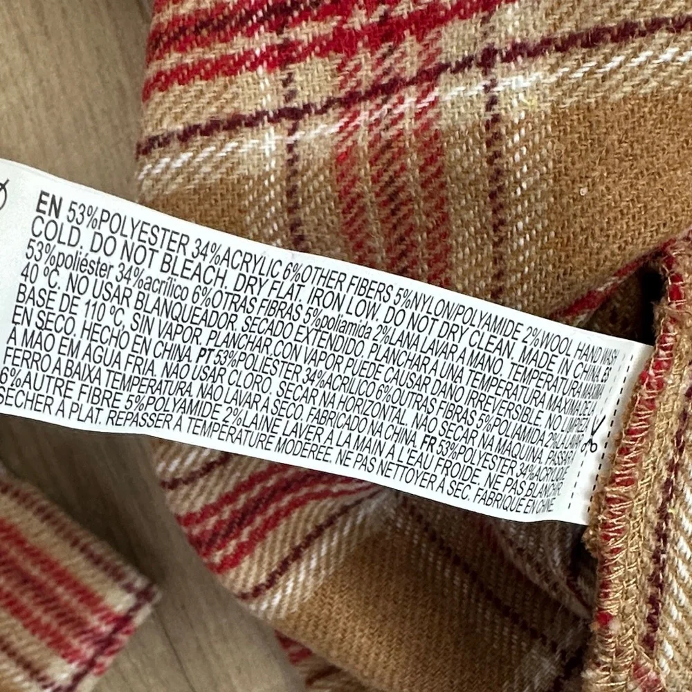 Forever 21 Plaid fleece Button-Up oversized Jacket size medium BNWT - Picture 10 of 10